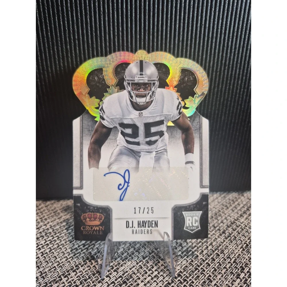 2013 Panini Crown Royale D.J. Hayden #124 Gold Die-Cut Crown Autograph /25 (RC)
